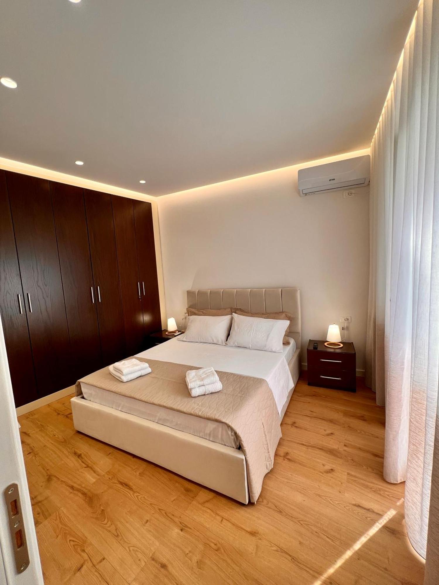 Apartment Abode *